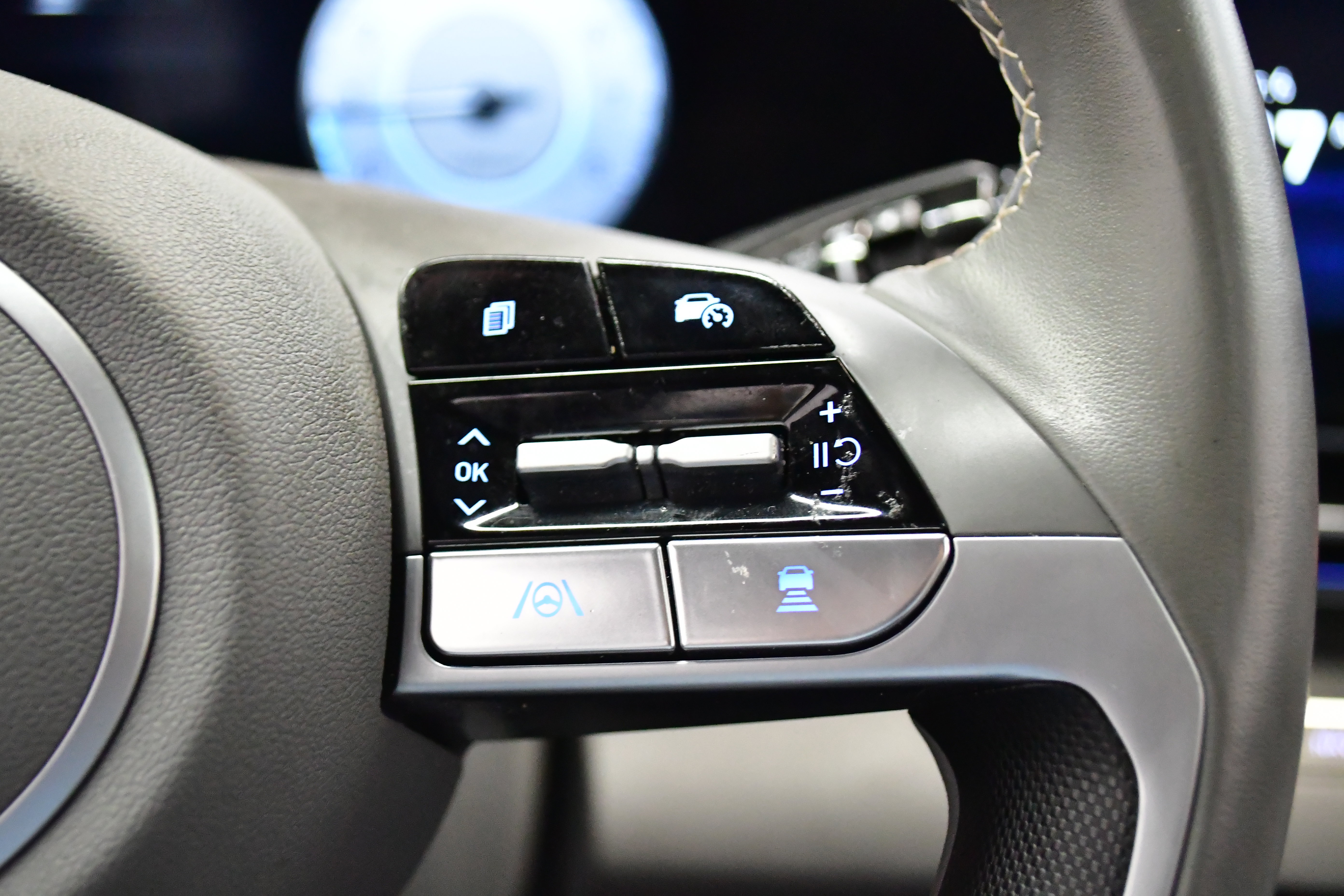 Used 2025 Hyundai Elantra SEL image 38