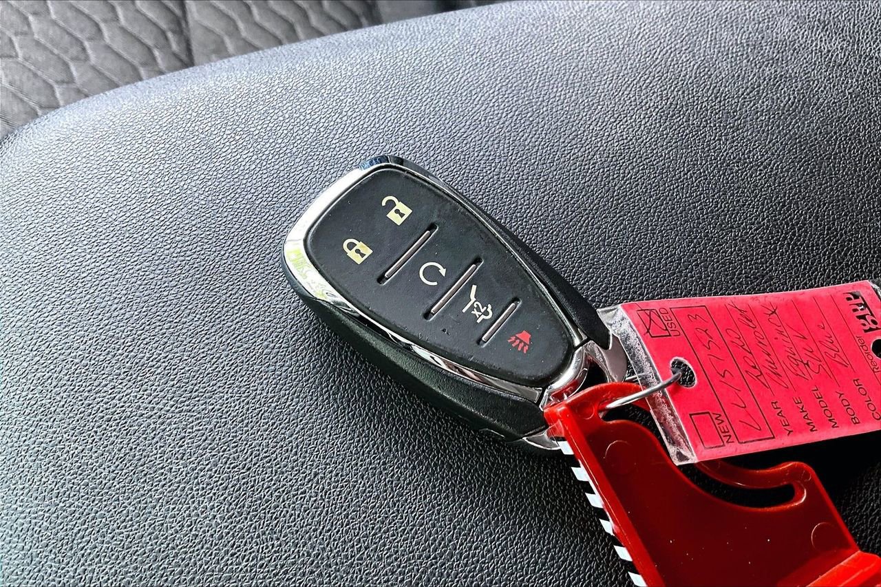 Used 2020 Chevrolet Equinox LT FWD image 36