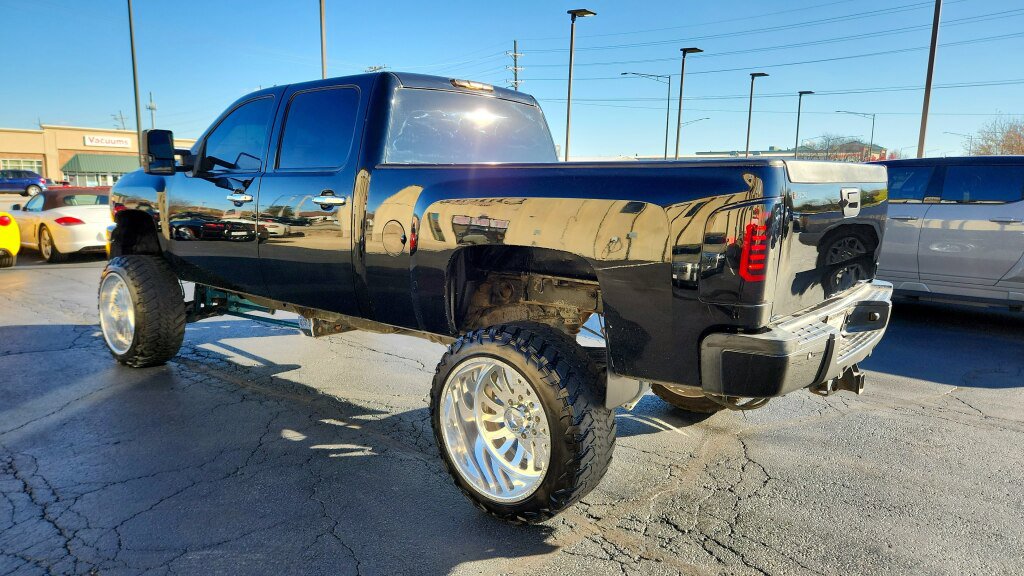 Used 2012 Chevrolet Silverado 2500 LT w/ Texas Edition image 6