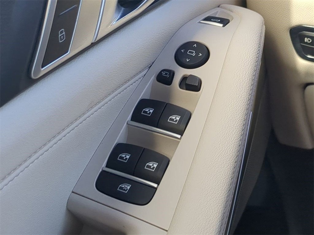 Used 2020 BMW X5 xDrive40i w/ Premium Package image 26