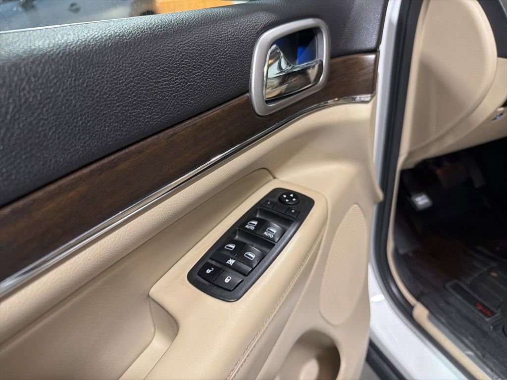 Used 2018 Jeep Grand Cherokee Limited image 26