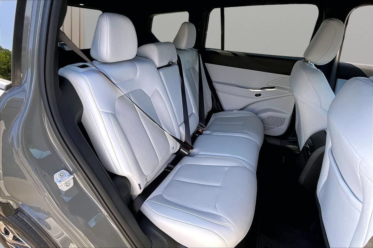 New 2026 Jeep Cherokee Laredo AWD/4WD image 17