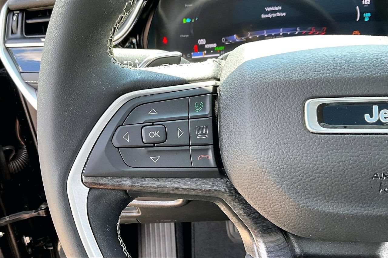 Used 2023 Jeep Grand Cherokee 4WD 4xe image 29