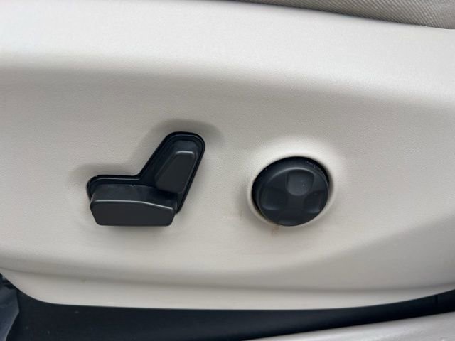 Used 2021 Chrysler Pacifica Limited w/ Uconnect Theater Family Group image 30