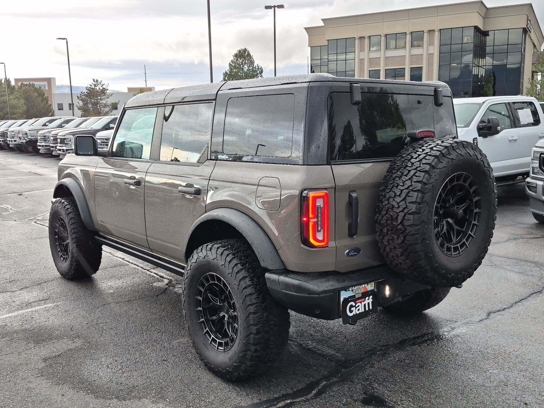 Used 2025 Ford Bronco Badlands AWD/4WD image 9