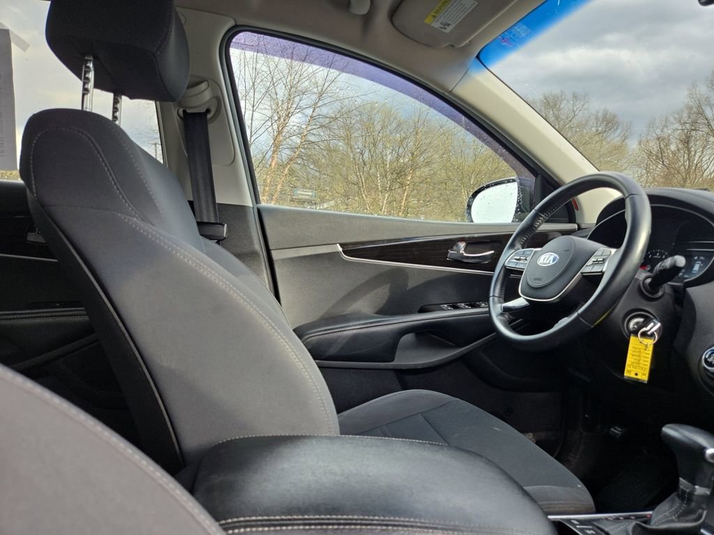 Certified 2019 Kia Sorento LX w/ LX Convenience Package image 17