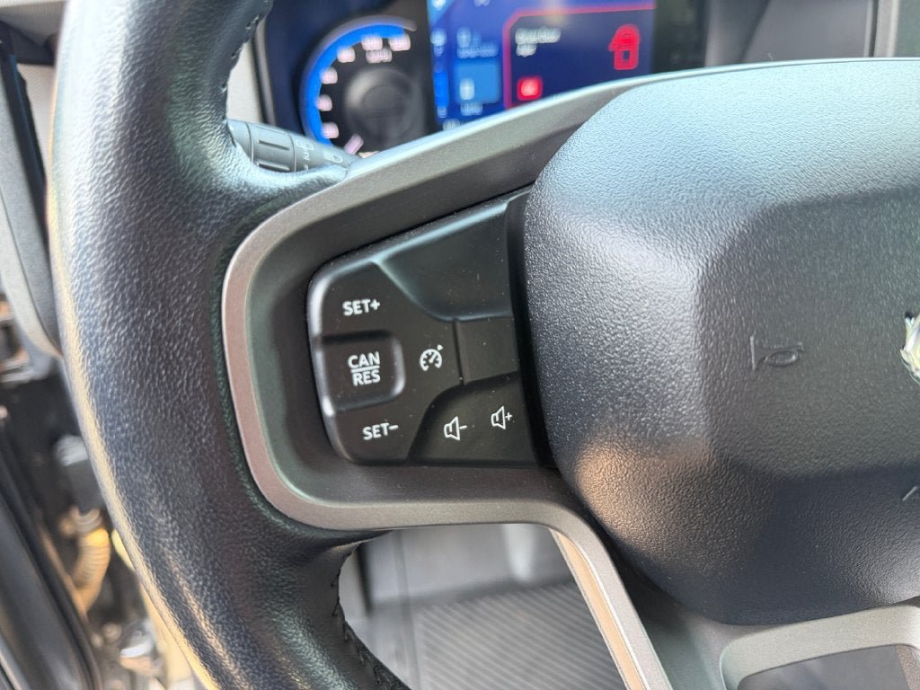 Used 2024 Ford Bronco Black Diamond w/ Sasquatch Package AWD/4WD image 16