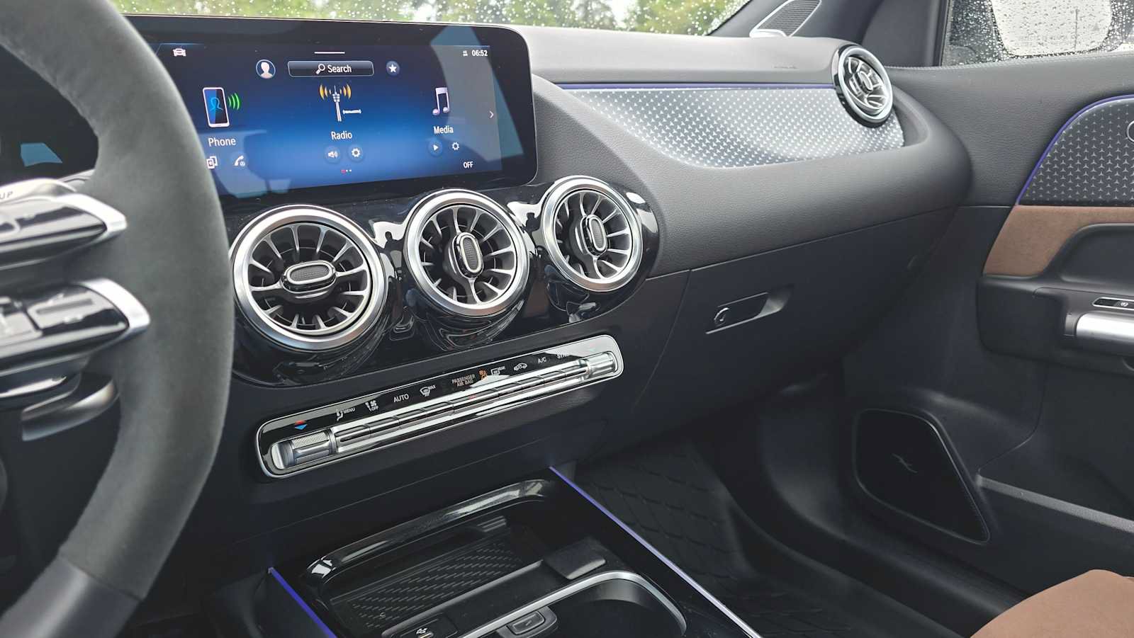 Certified 2026 Mercedes-Benz GLA 35 AMG 4MATIC image 35