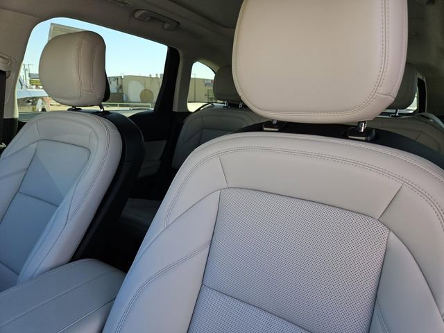 New 2026 Lincoln Nautilus Premier w/ Equipment Group 102A AWD/4WD image 17
