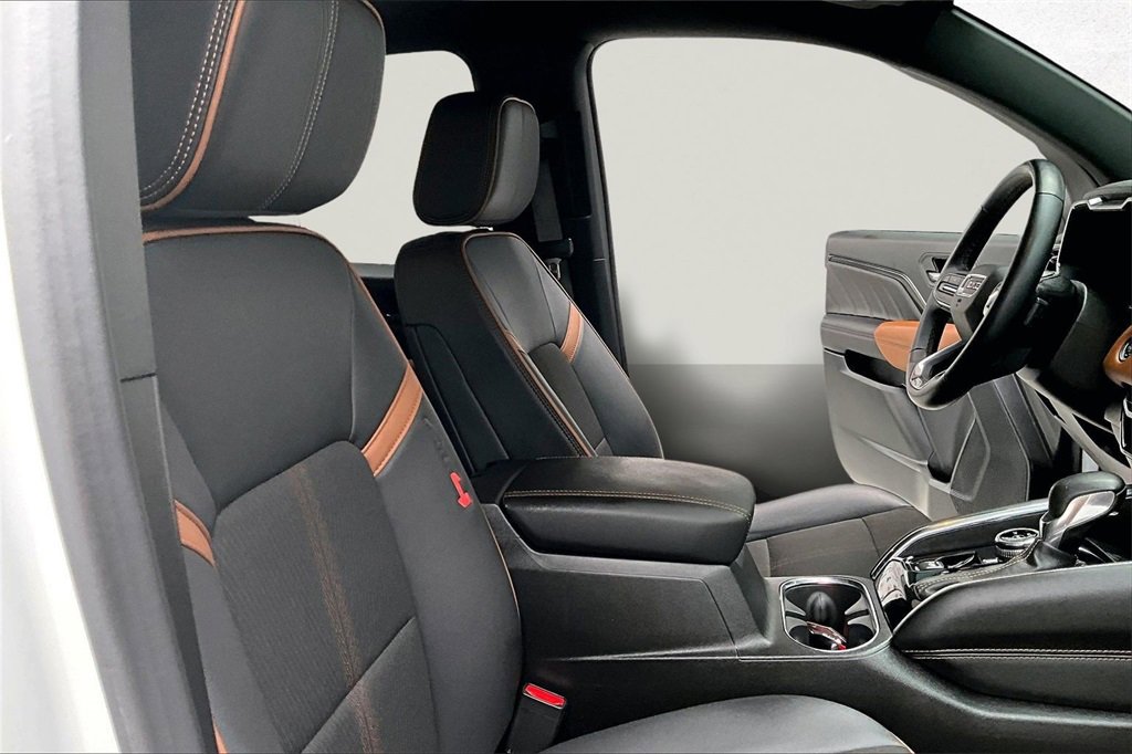 Used 2024 GMC Canyon AT4 image 29