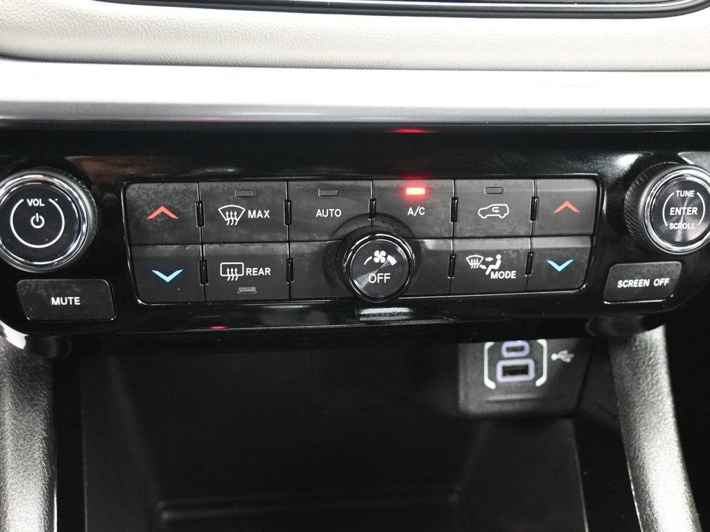 Used 2026 Jeep Compass Limited image 37