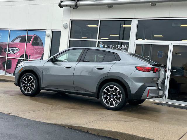 Used 2025 BMW X2 xDrive28i AWD/4WD image 7