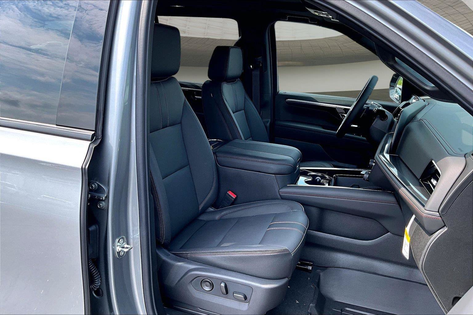 New 2026 Chevrolet Tahoe RST w/ Comfort Package AWD/4WD image 12