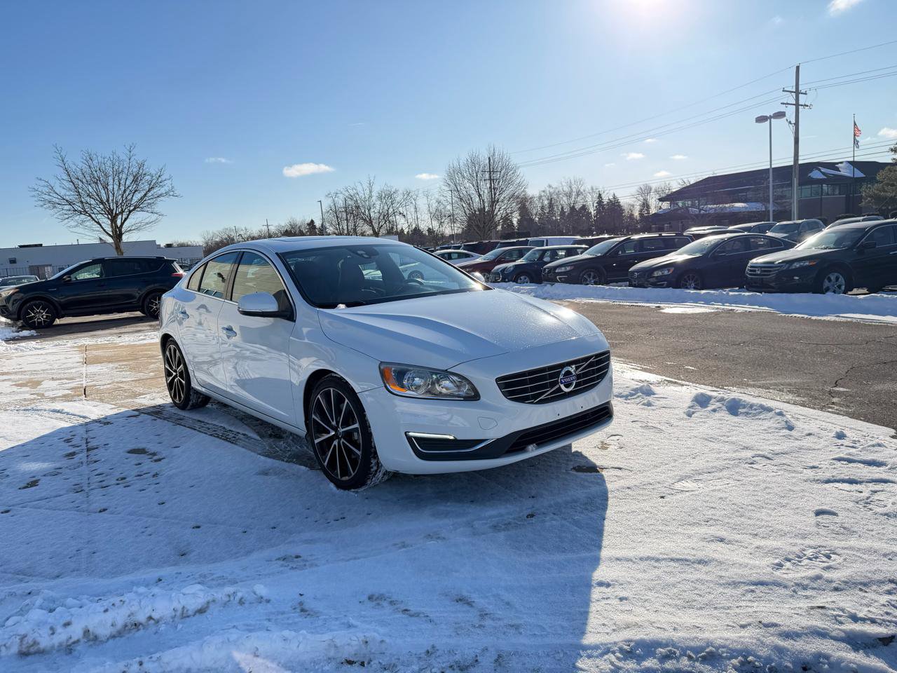 Used 2016 Volvo S60 T5 Premier image 3