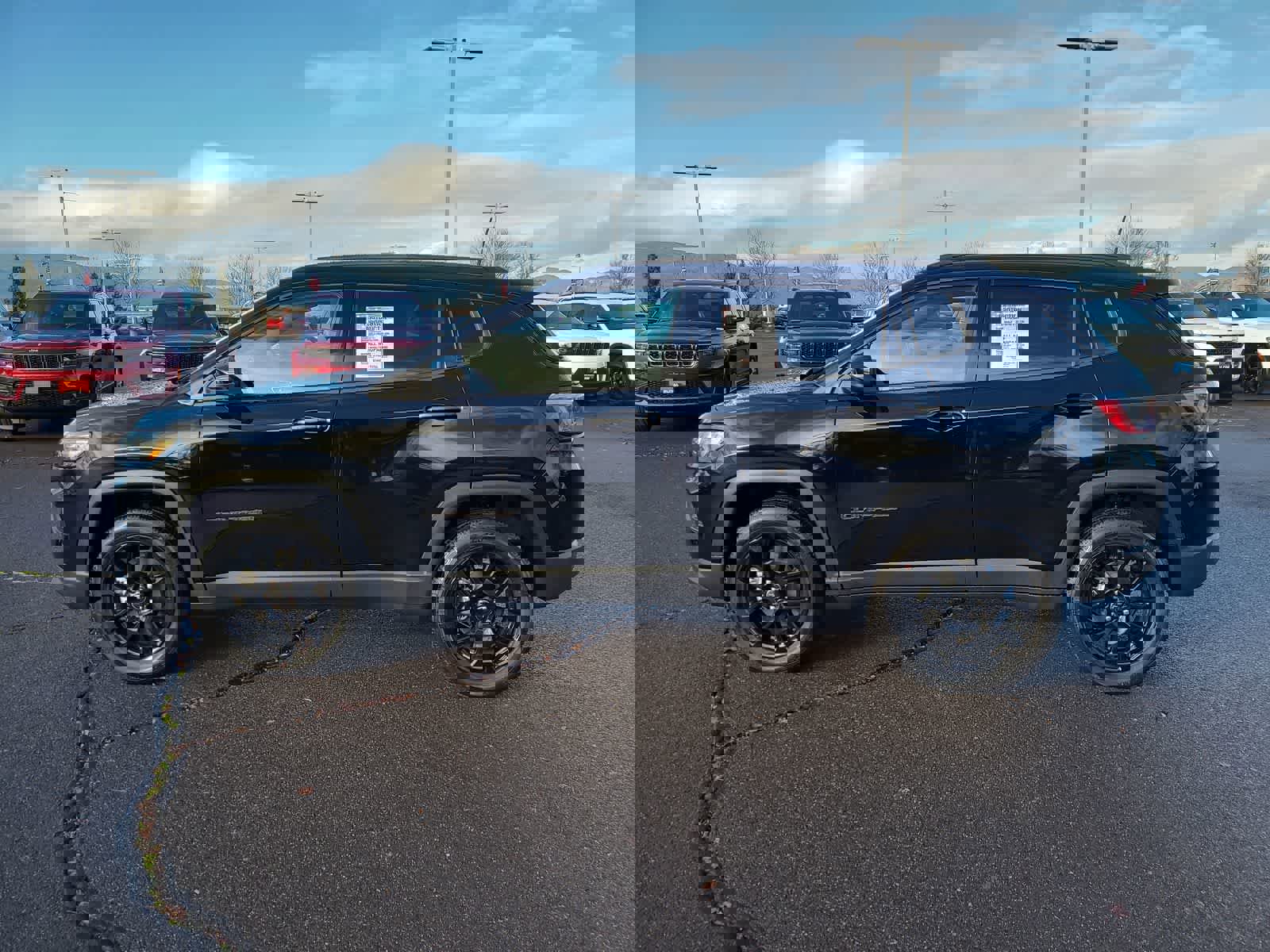 New 2026 Jeep Compass Latitude image 11