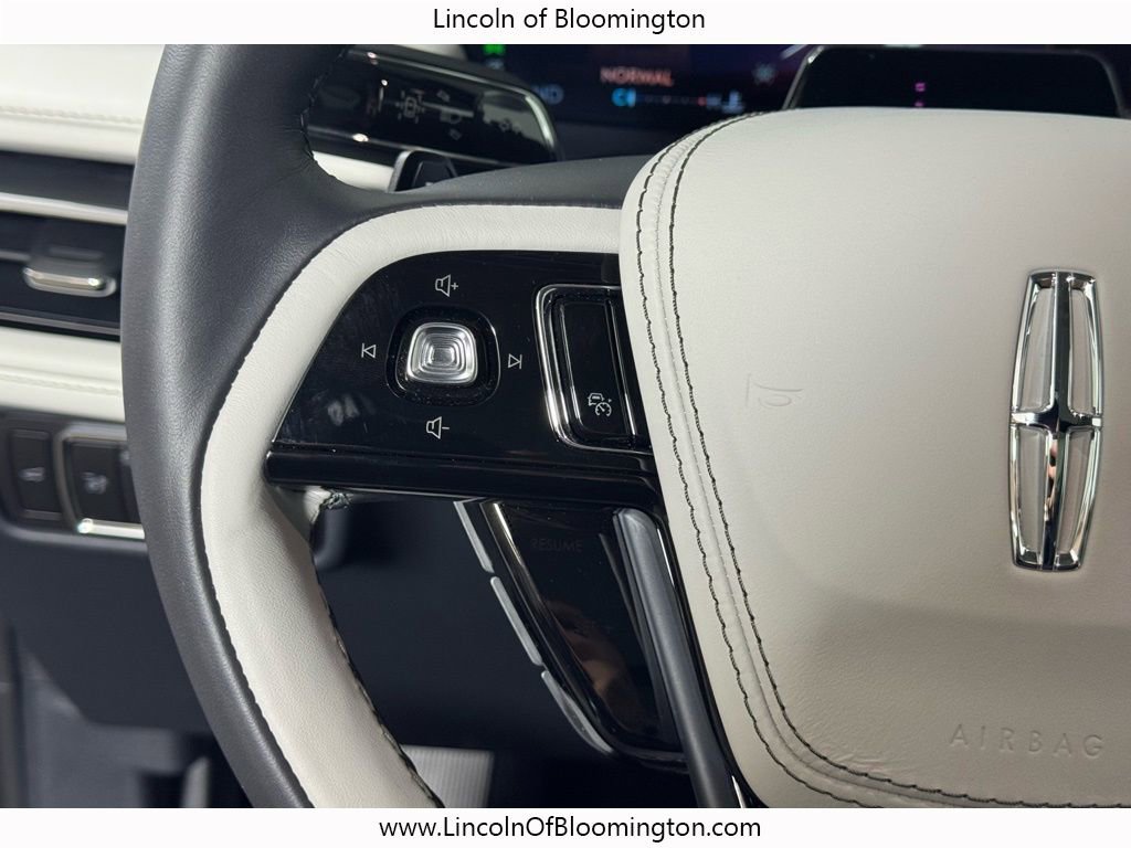 Used 2025 Lincoln Aviator AWD w/ Equipment Group 101A image 29