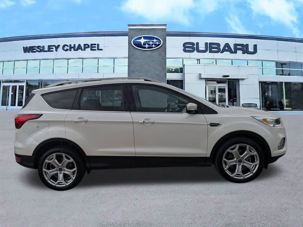 Used 2019 Ford Escape Titanium image 4