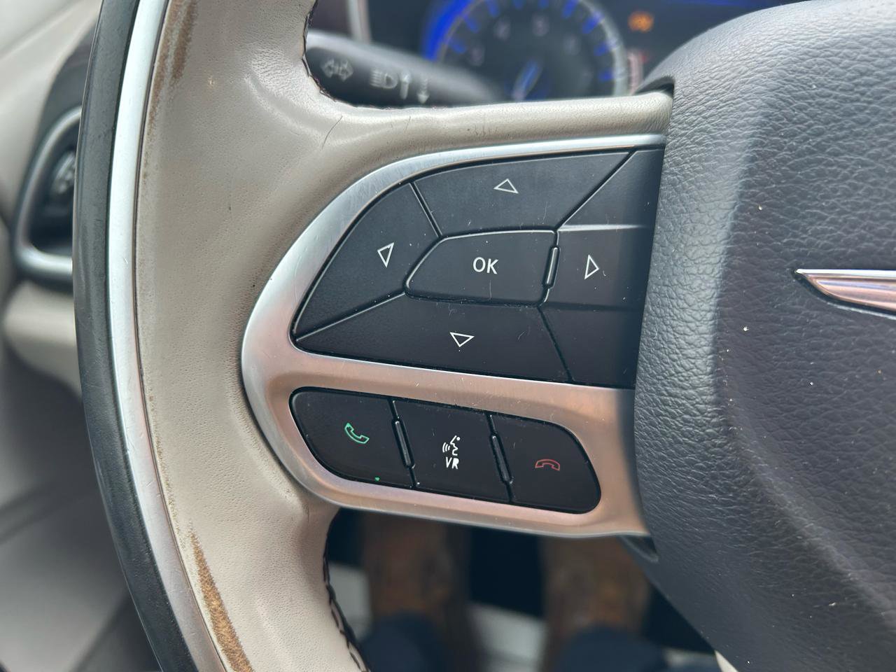 Used 2020 Chrysler Pacifica Limited image 17