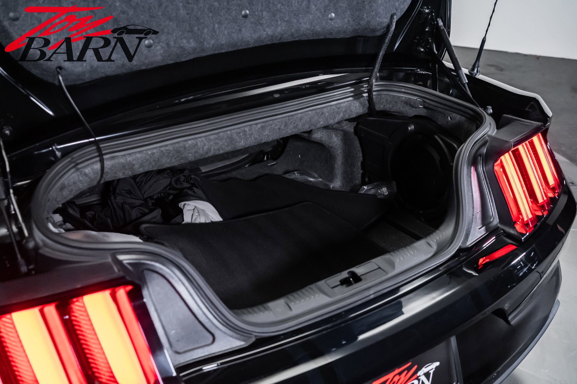 Used 2017 Ford Mustang GT Premium w/ Equipment Group 401A RWD image 58