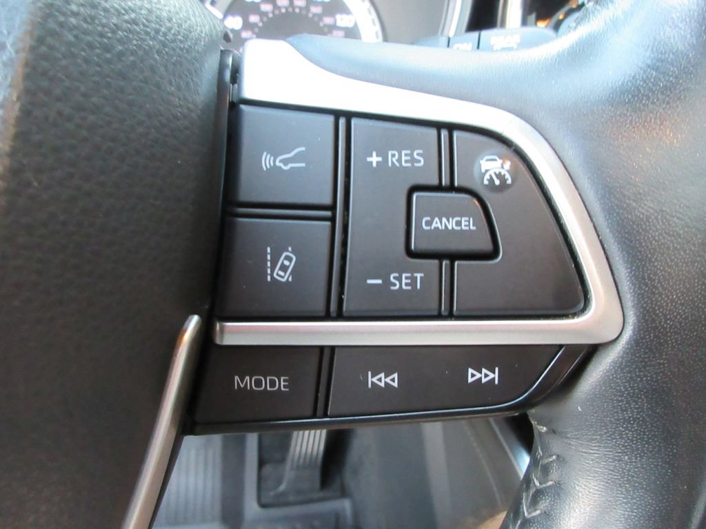 Used 2022 Toyota Highlander Platinum AWD/4WD image 29