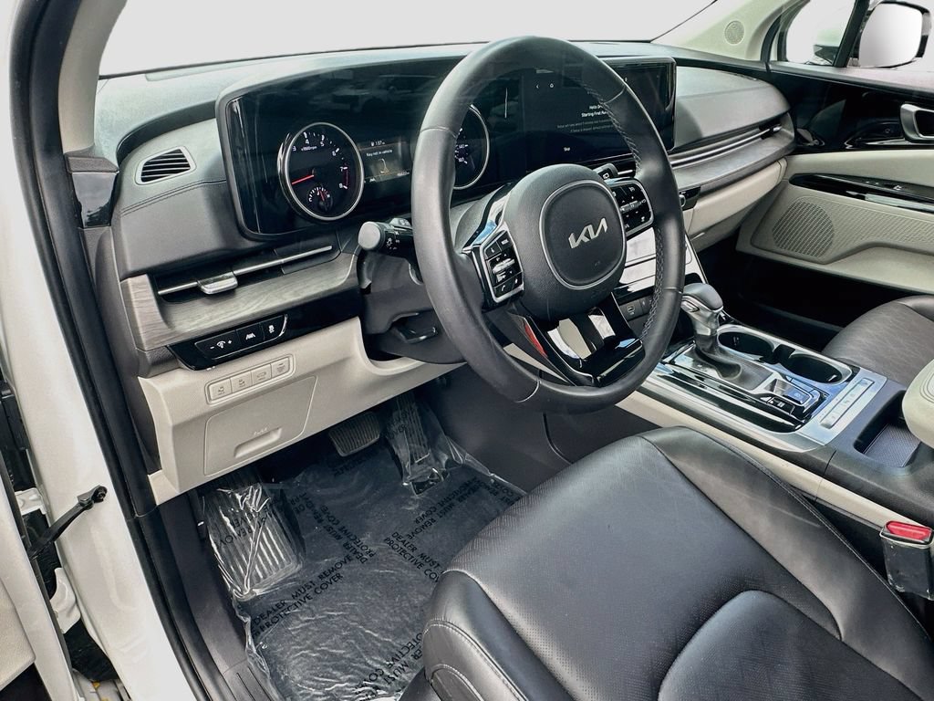 Certified 2024 Kia Carnival EX FWD image 9