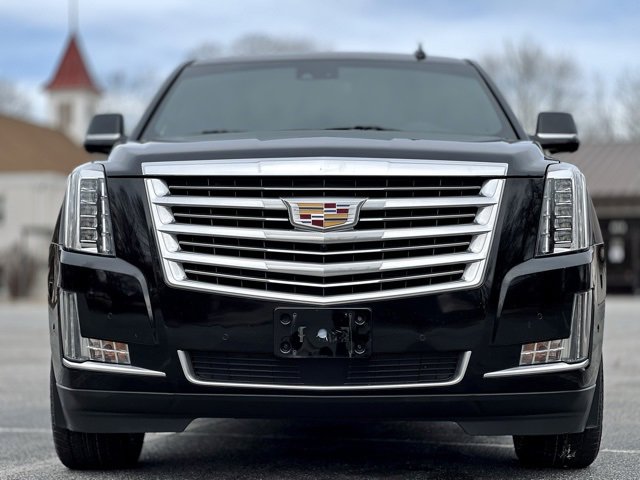 Used 2019 Cadillac Escalade ESV Platinum image 2