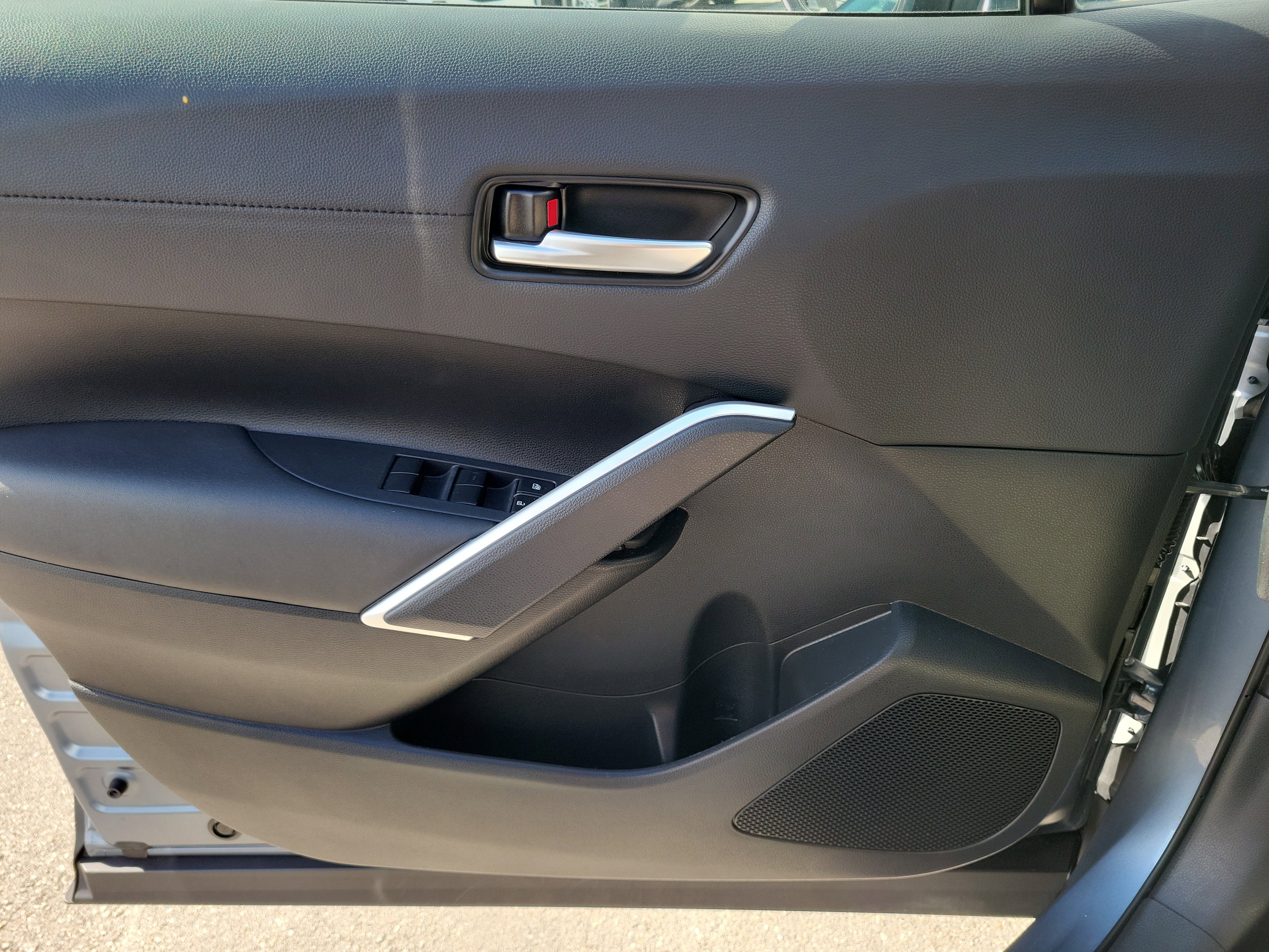 Used 2023 Toyota Corolla Cross XLE image 26