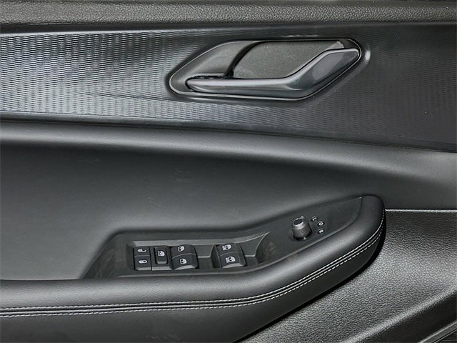 New 2025 Jeep Grand Cherokee Altitude image 12