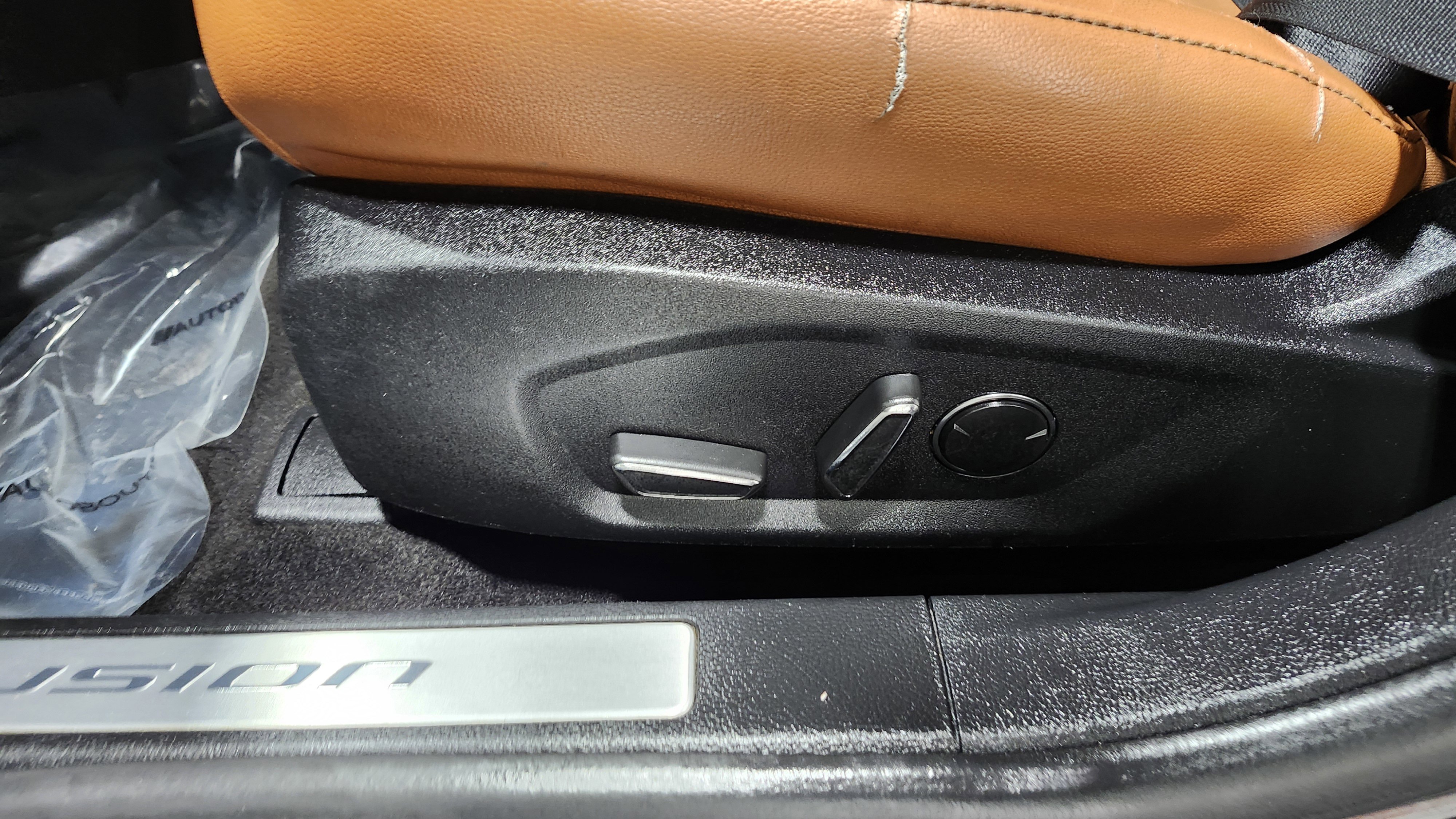 Used 2019 Ford Fusion Energi Titanium image 25