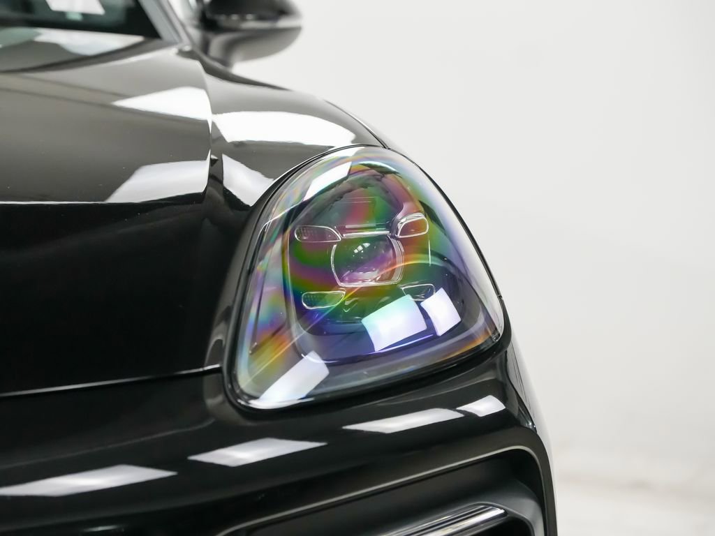 Used 2022 Porsche Cayenne AWD/4WD image 7
