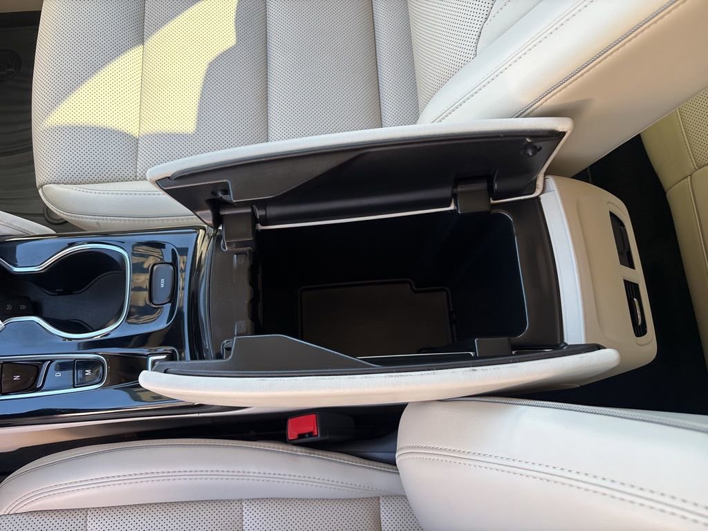 Used 2022 Buick Envision Essence w/ Safety Package image 36