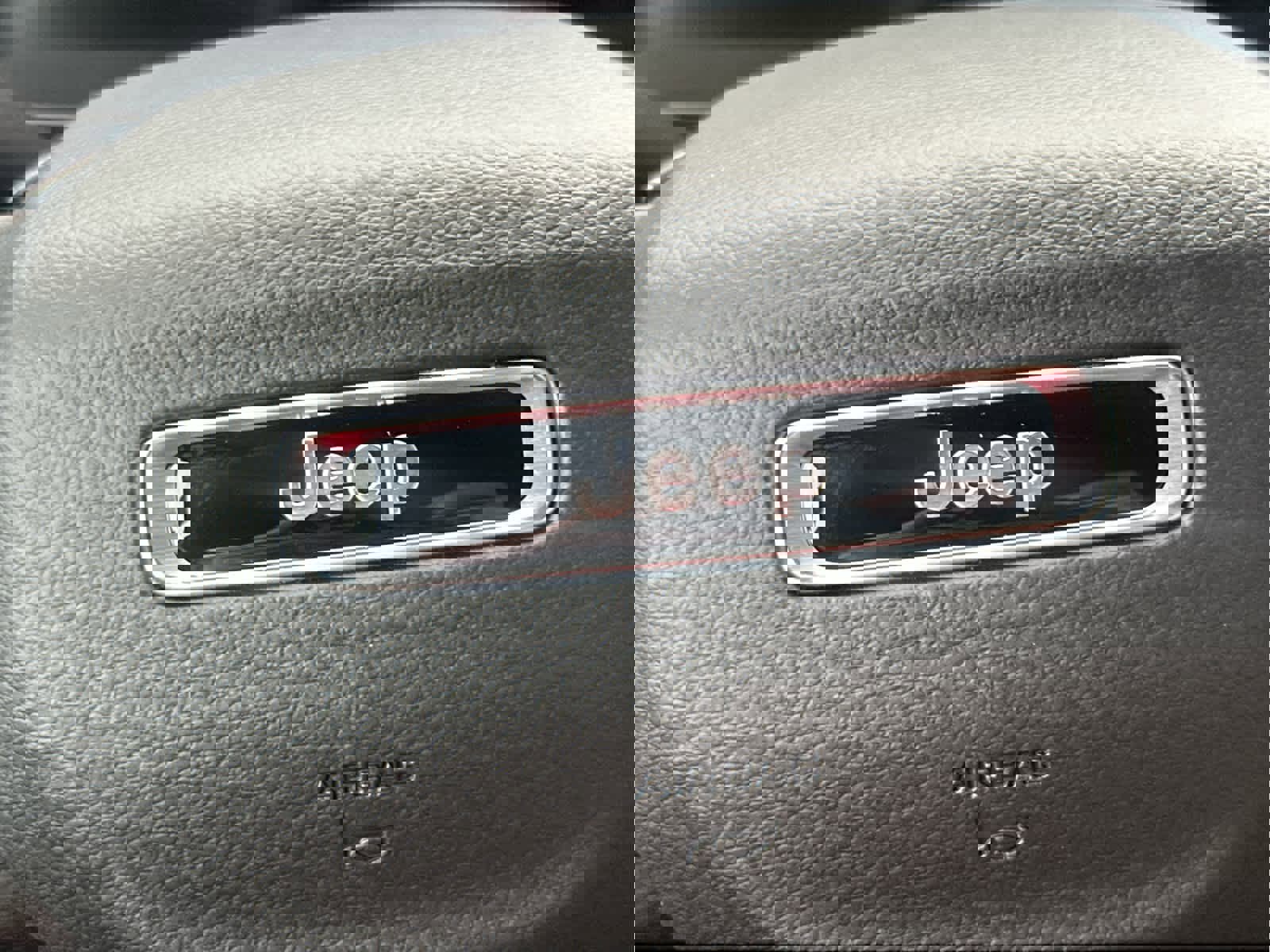 New 2025 Jeep Grand Cherokee Limited w/ Luxury Tech Group II image 43