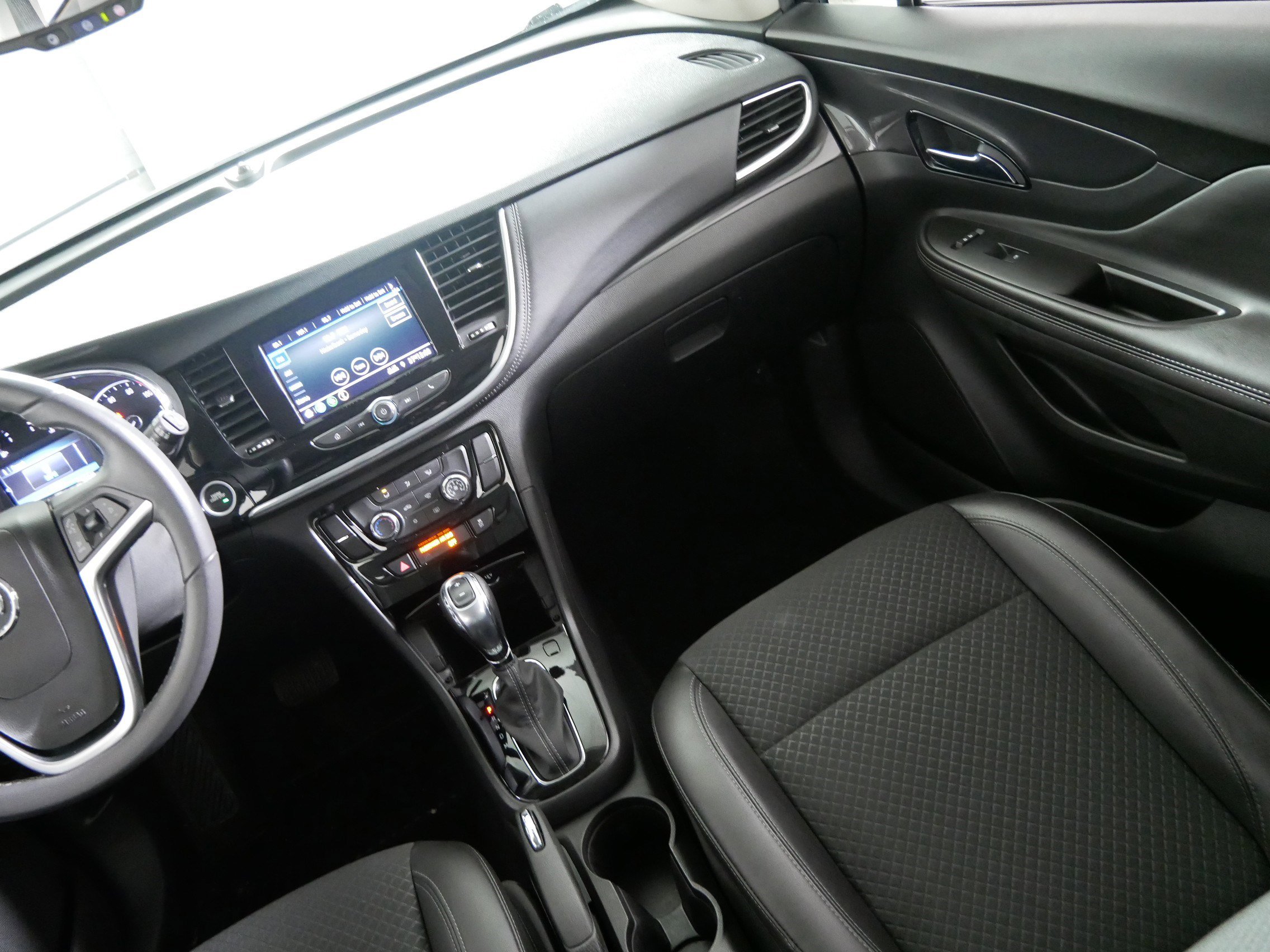 Used 2022 Buick Encore Preferred w/ Safety Package image 11