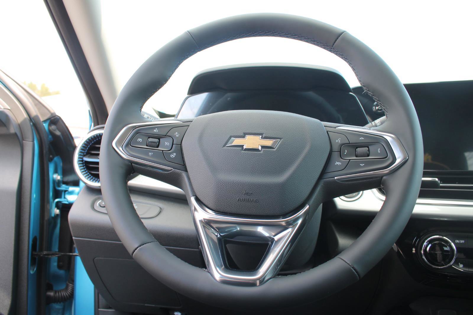 New 2026 Chevrolet Trax LT w/ Driver Confidence Package image 14