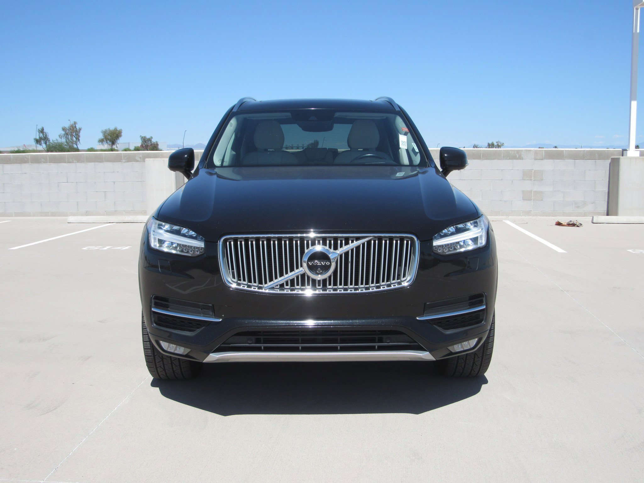 Used 2016 Volvo XC90 T6 Inscription w/ Vision Package AWD/4WD image 3