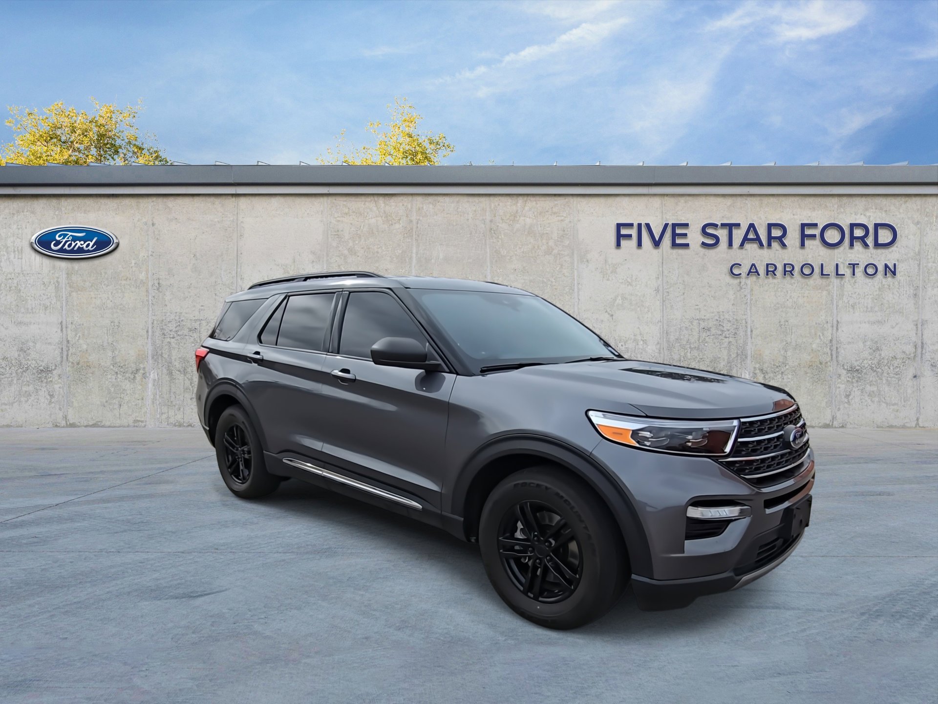 Certified 2022 Ford Explorer XLT w/ Equipment Group 202A image 2