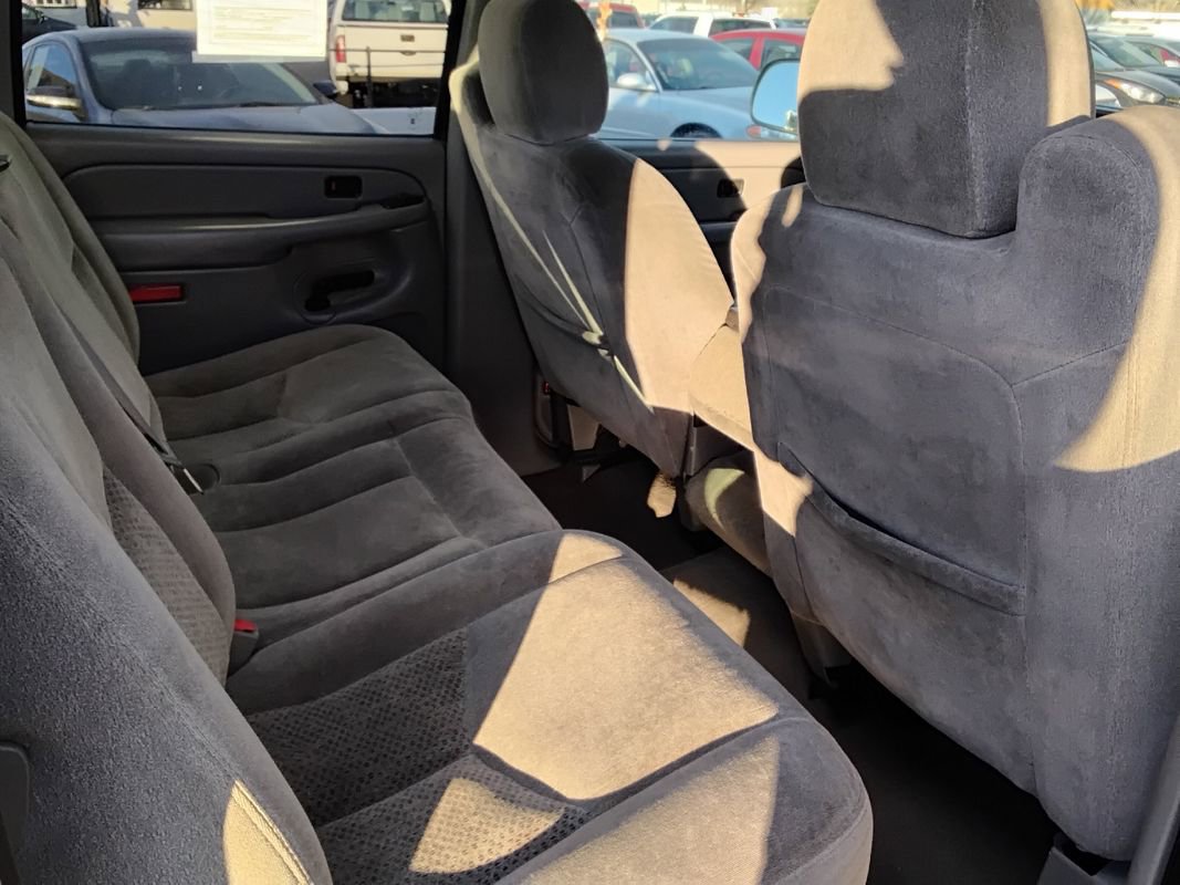 Used 2005 Chevrolet Avalanche LS w/ Avalanche South-West Package image 16