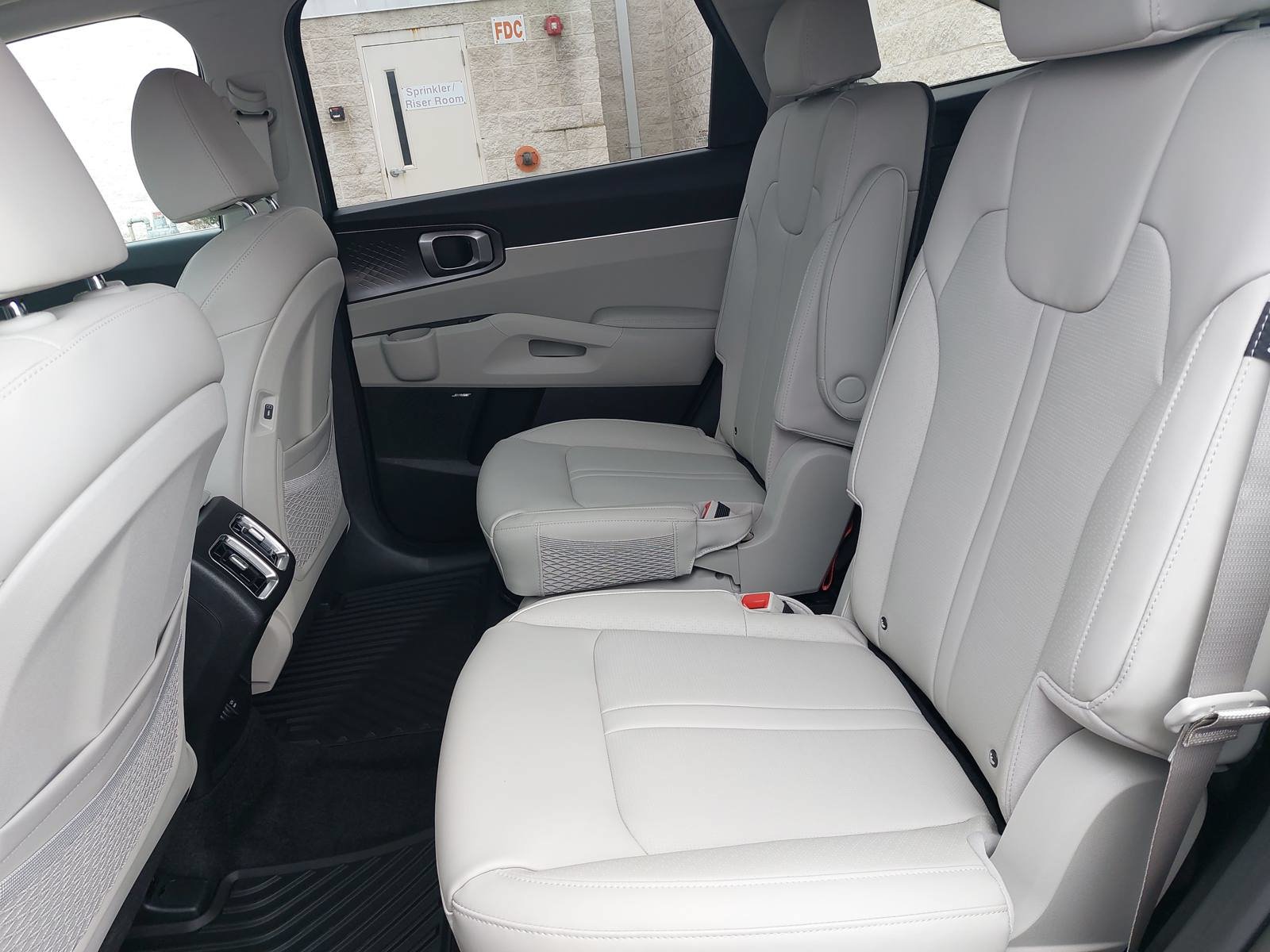 New 2026 Kia Sorento EX w/ EX Premium Package FWD image 13