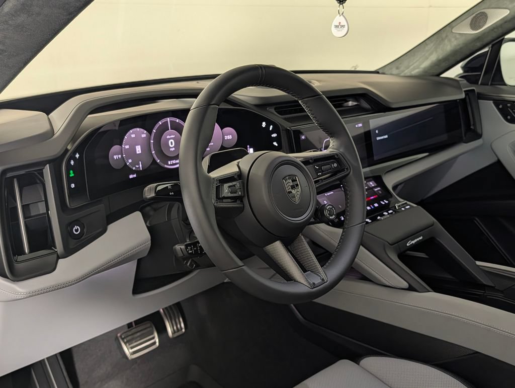 New 2026 Porsche Cayenne Turbo AWD/4WD image 4