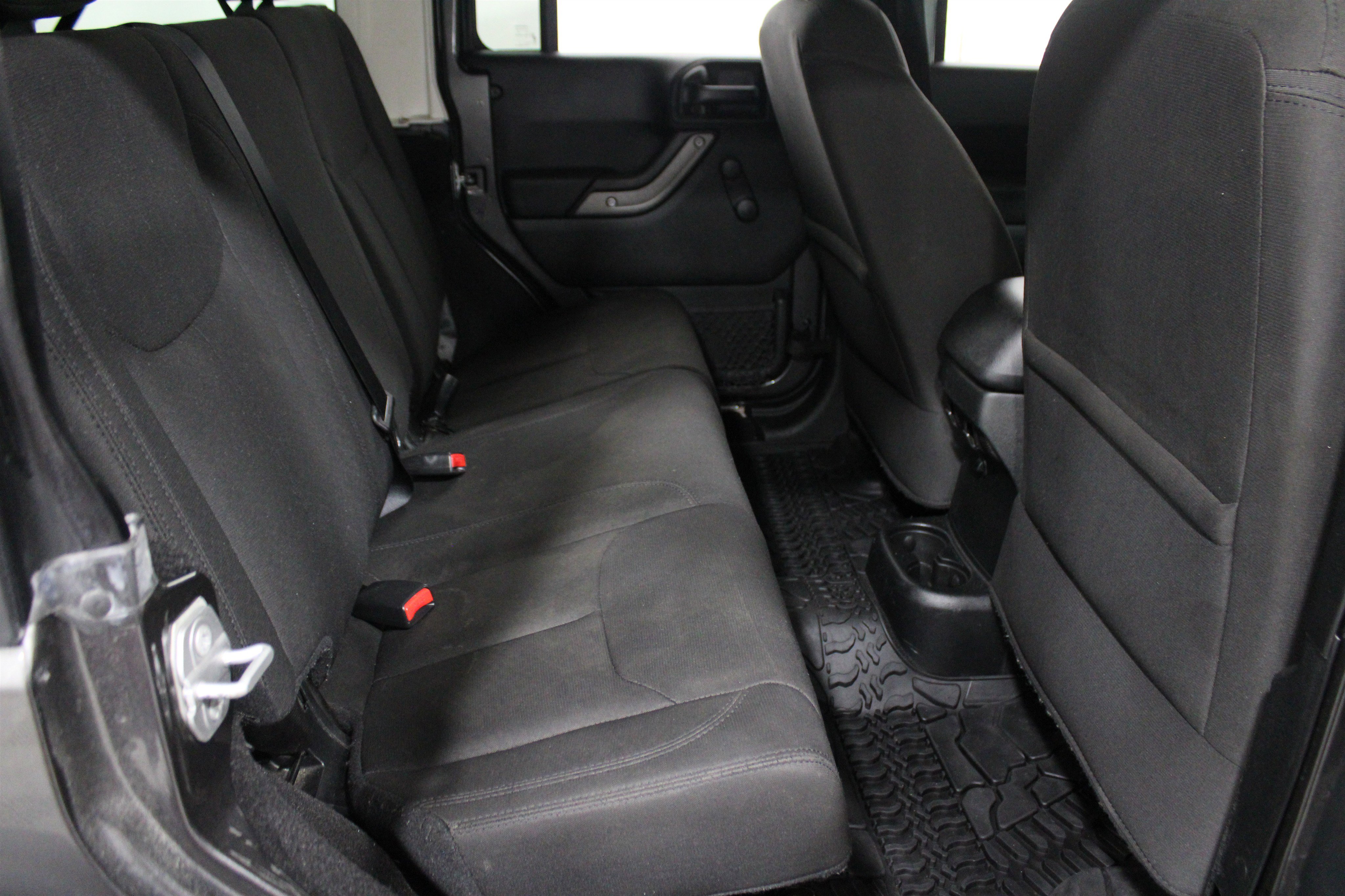 Used 2018 Jeep Wrangler Unlimited Sport image 18