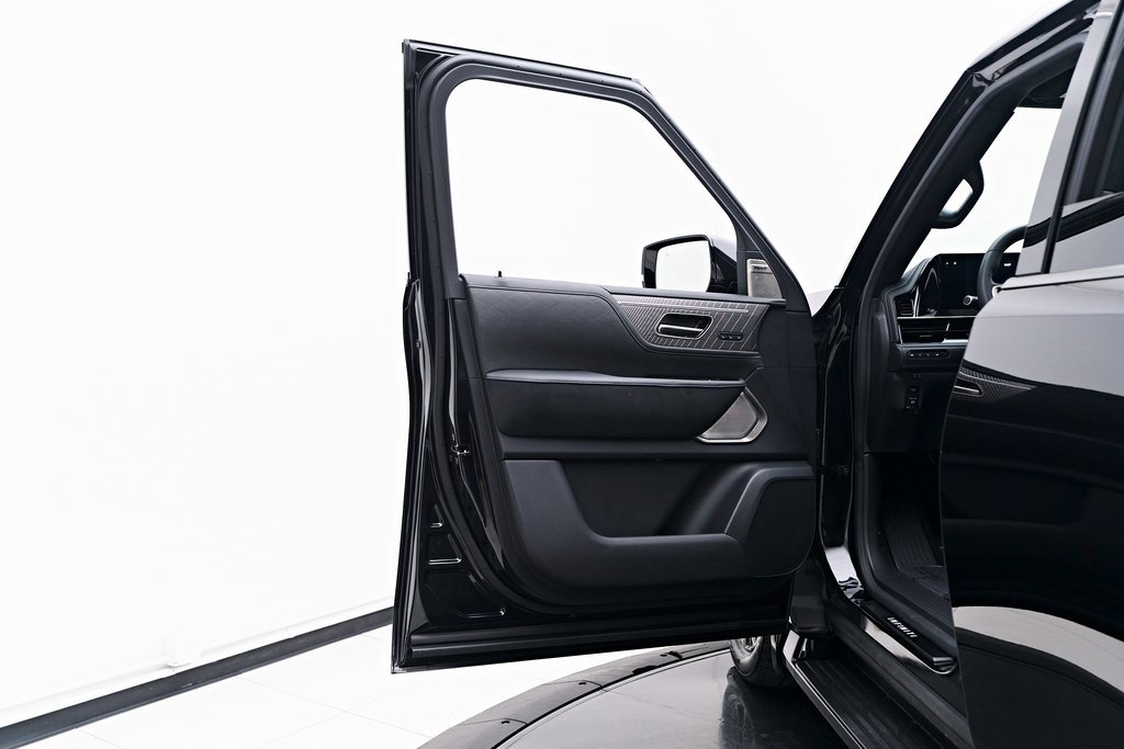 Used 2025 INFINITI QX80 Autograph w/ Autograph Exterior Package image 40