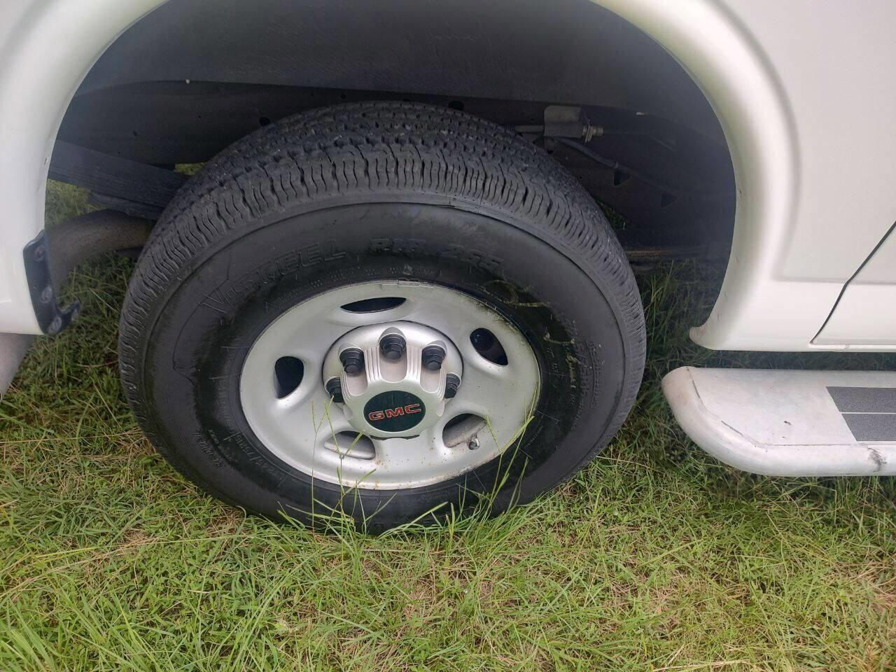 Used 2021 GMC Savana 2500 w/ Driver Convenience Package image 28