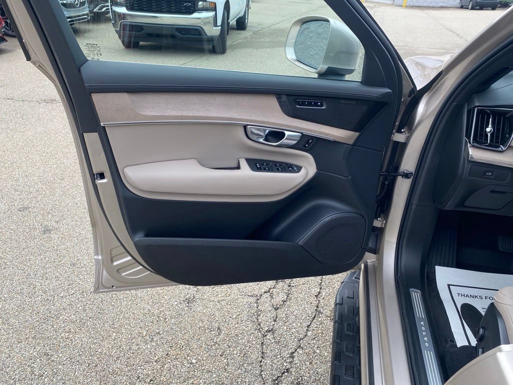 Used 2026 Volvo XC90 B6 Plus w/ Protection Package AWD/4WD image 9