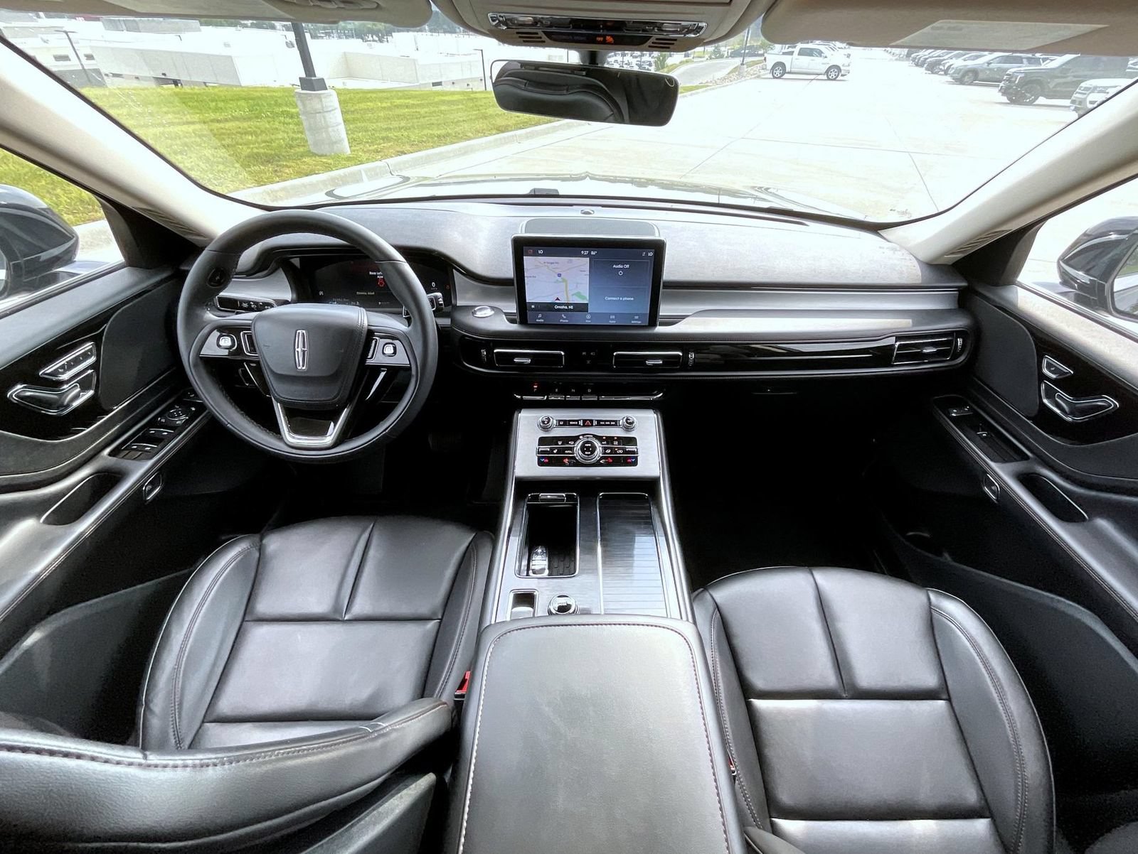Certified 2023 Lincoln Aviator AWD image 15