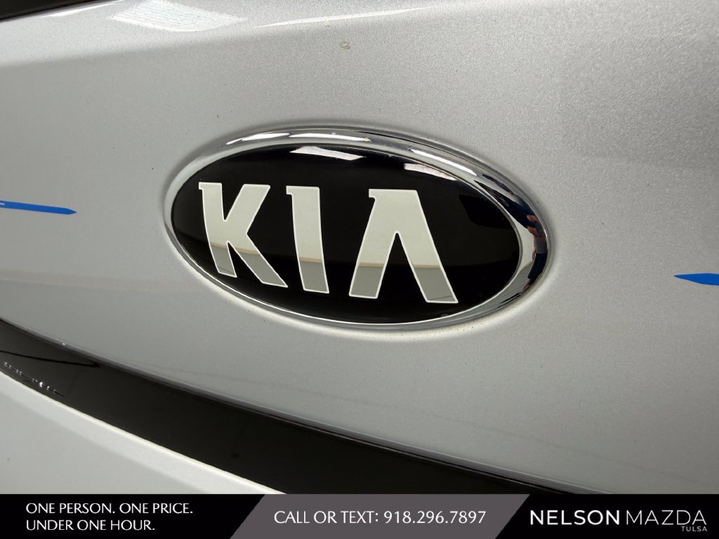 Used 2020 Kia Soul LX FWD image 15
