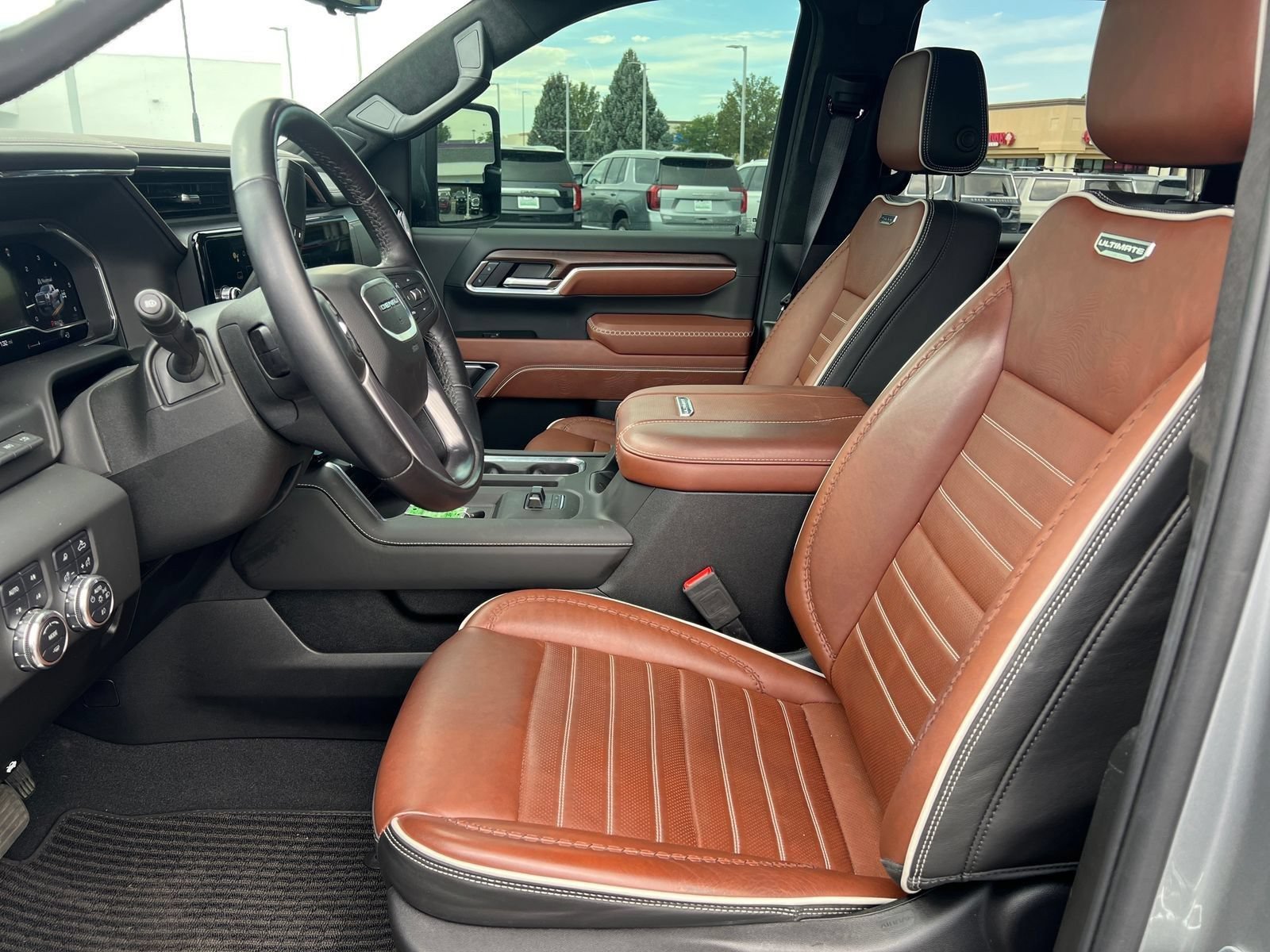 Used 2025 GMC Sierra 2500 Denali Ultimate AWD/4WD image 11