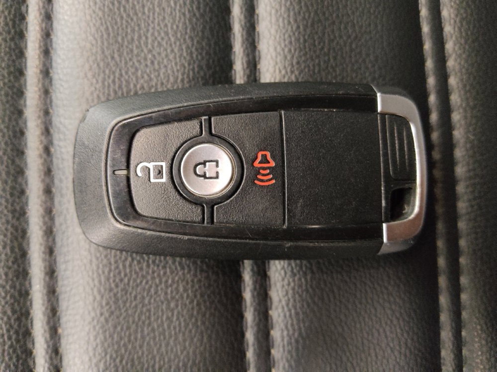 Used 2024 Ford Edge SEL image 32