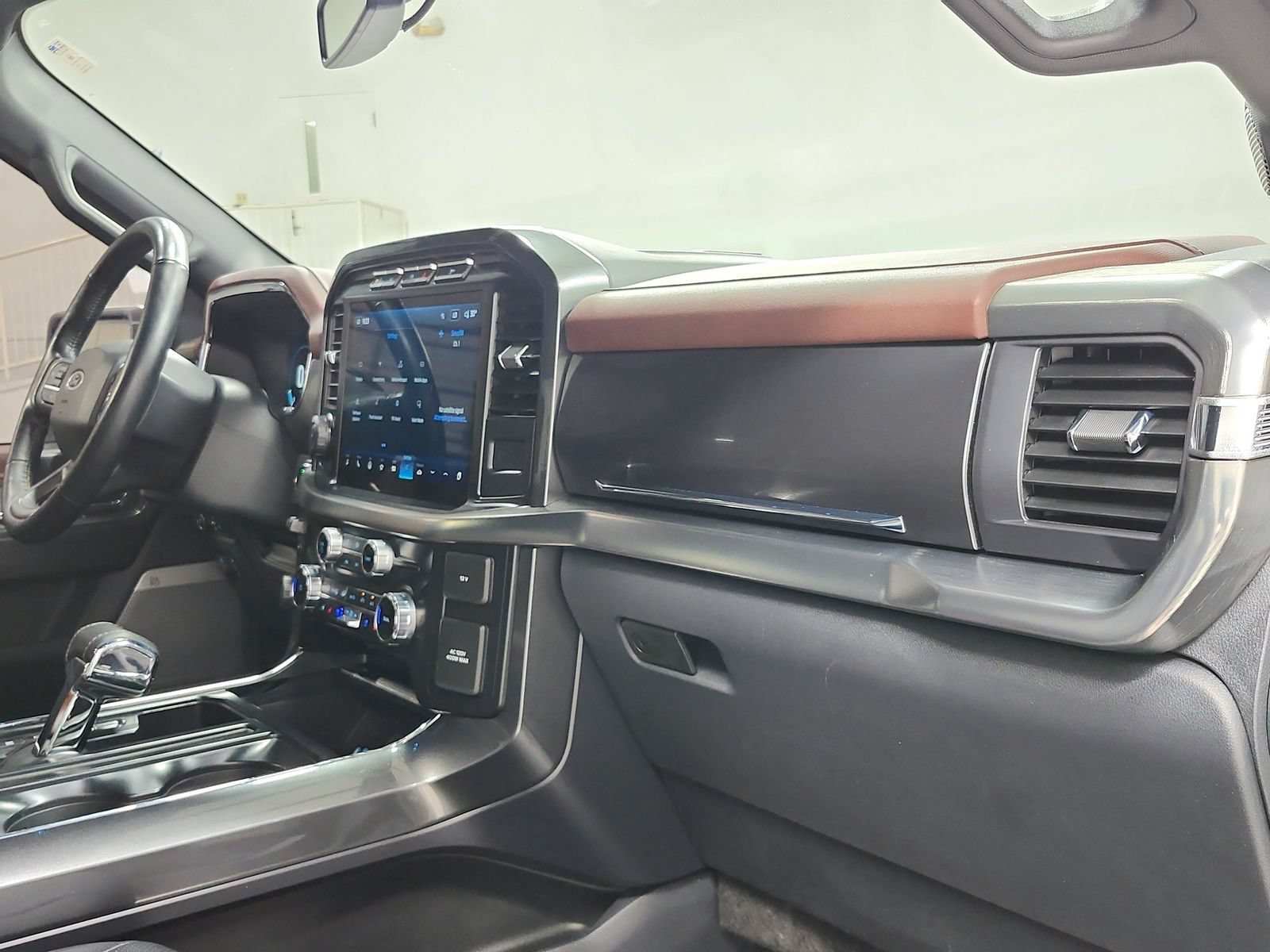 Used 2023 Ford F150 Lariat w/ Equipment Group 502A High AWD/4WD image 47