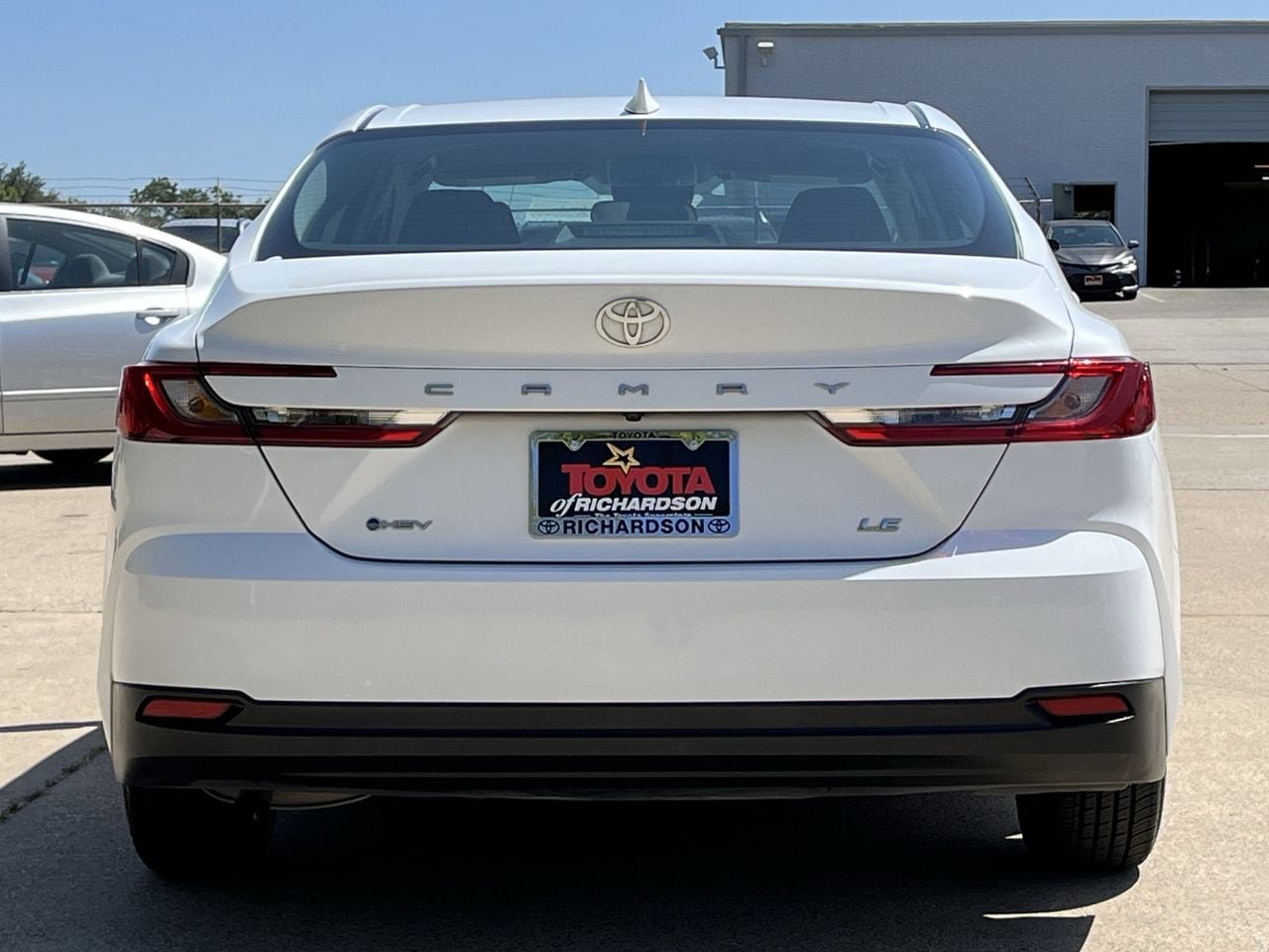 Used 2025 Toyota Camry LE FWD image 5