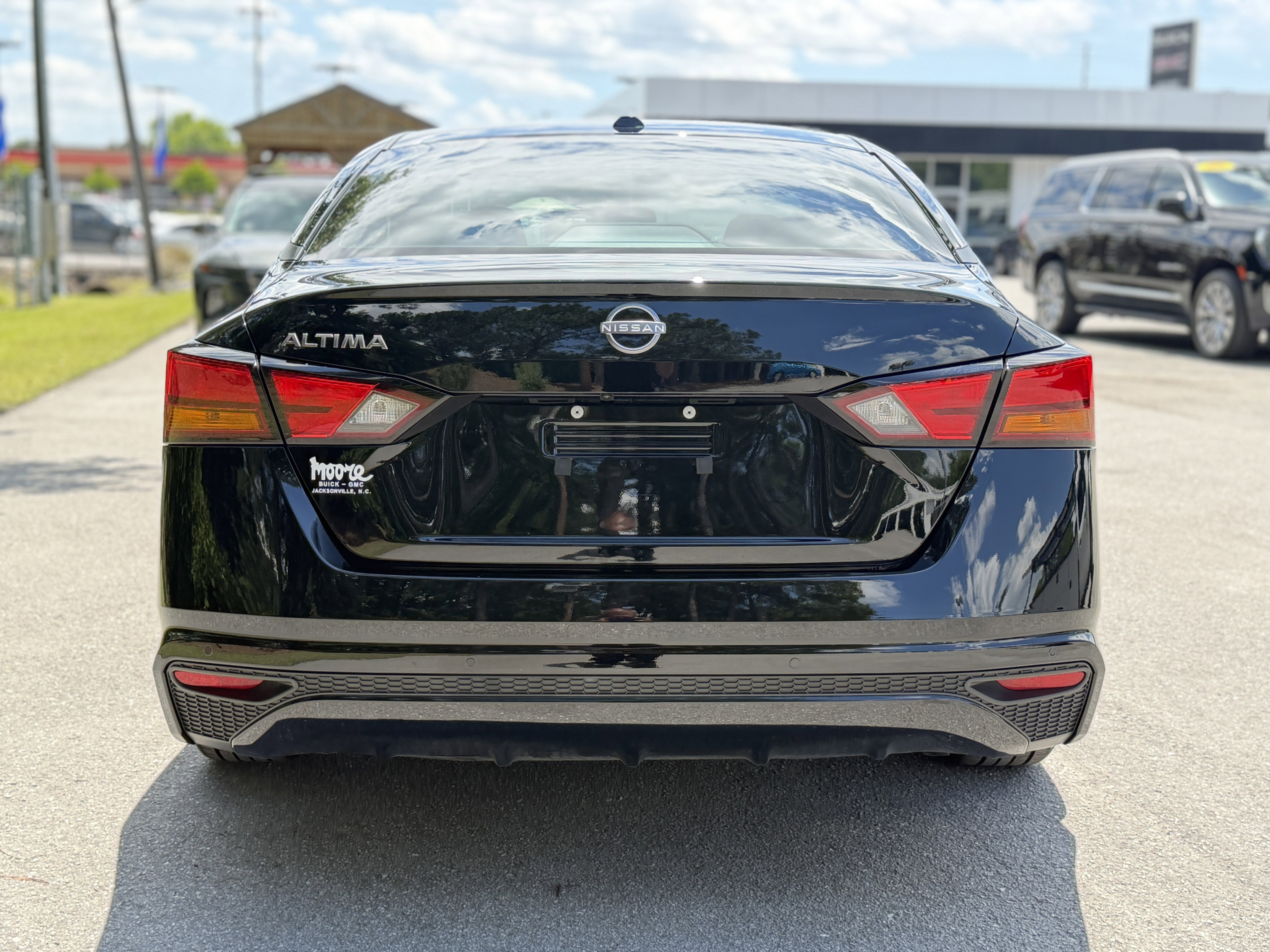 Used 2025 Nissan Altima 2.5 S FWD image 38